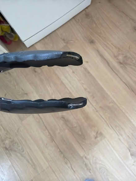 Photo of free Tongs (SG4 hitchin) #2