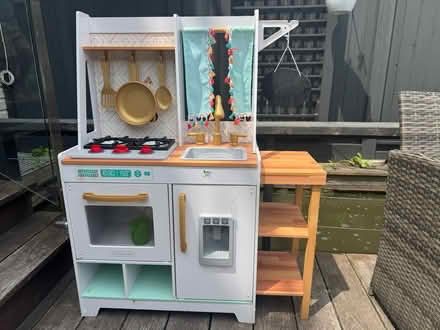 Photo of free Play kitchen (Woodbine and Queen) #1