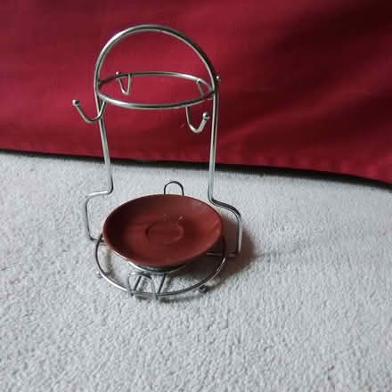 Photo of free metal stand jewellaryholder (Cricket Road OX4) #1