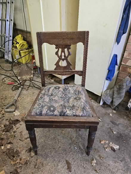 Photo of free Edwardian (?) chair for rehoming (Phippsville NN1) #1