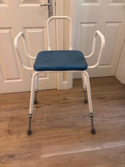 Photo of free Perching stool with legs (Kenilworth CV8) #1