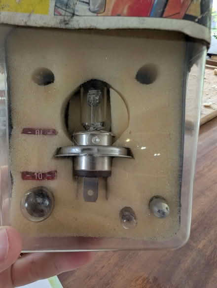 Photo of free AA R472 emergency bulb kit (Ruscombe GL6) #1