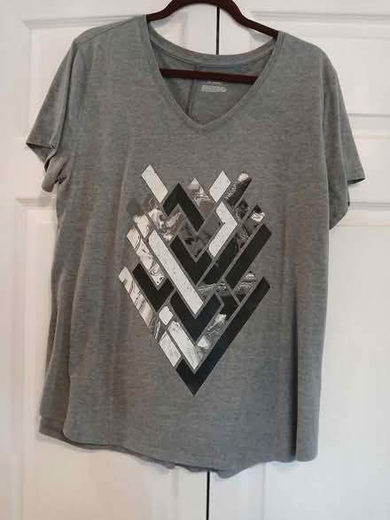 Photo of free women's tops (Woodridge-near 75th and Janes) #3
