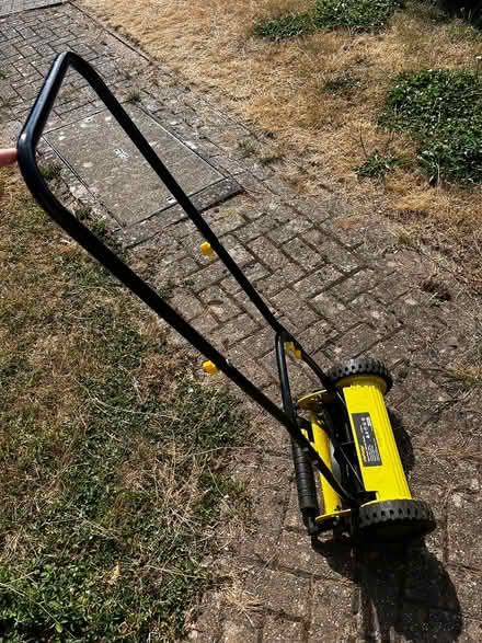 Photo of free Manual lawn mower (Littlemore OX4 4) #1