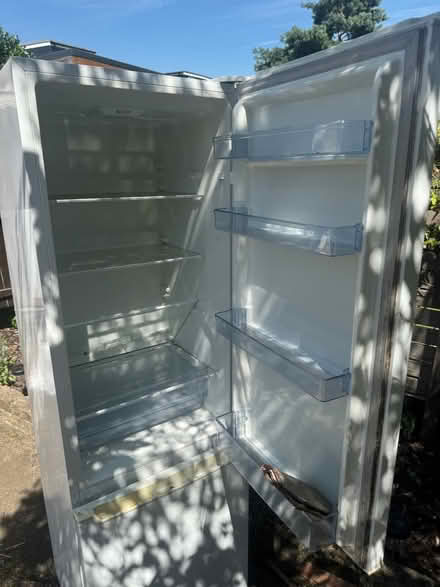 Photo of free fridge (KT2 Kingston upon Thames) #2