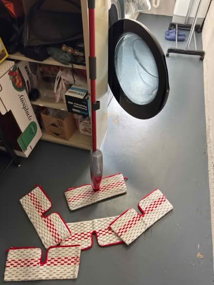 Photo of free O-Cedar “swiffer” mop with pads (Lakeshore and Wayne) #1