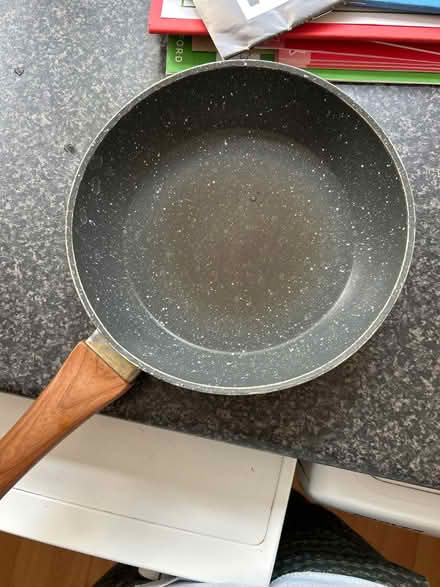 Photo of free Small pan (Ox142bu) #1