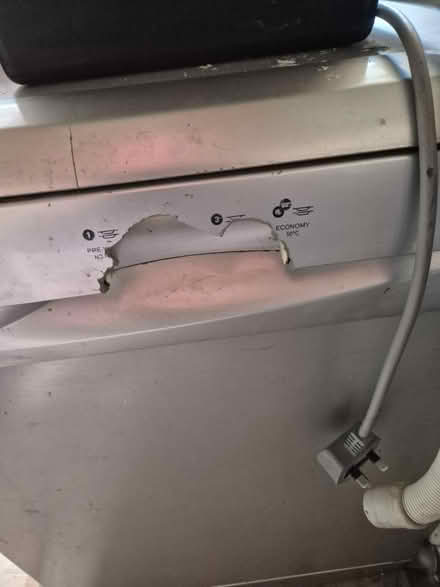 Photo of free Bed & dishwasher (Bracknell RG12) #2