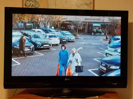 Photo of free LG 41 inch TV (not smart) (Hog Hatch GU9) #2