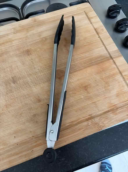 Photo of free Tongs (SG4 hitchin) #1
