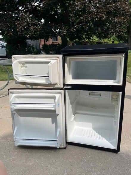 Photo of free Old dorm room frig (Farmington Hills) #2