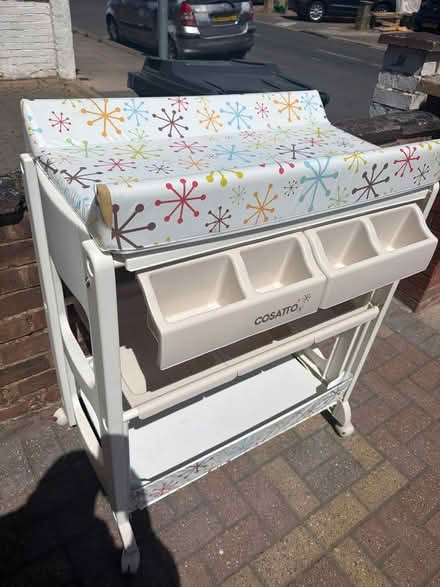 Photo of free nappy changing table and mat (seven kings) #2