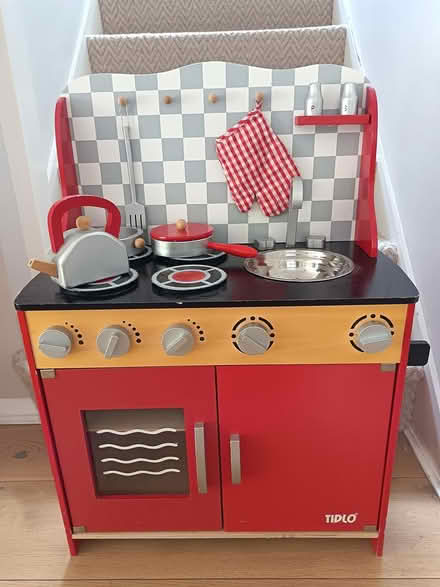 Photo of free Play kitchen (Tonbridge road,Maidstone) #1