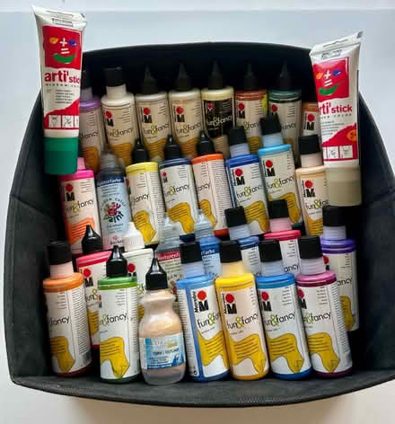 Photo of free Assortiment of window paint (CT2) #1