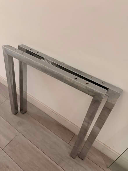 Photo of free Small dining table (Thornton Heath CR7) #4