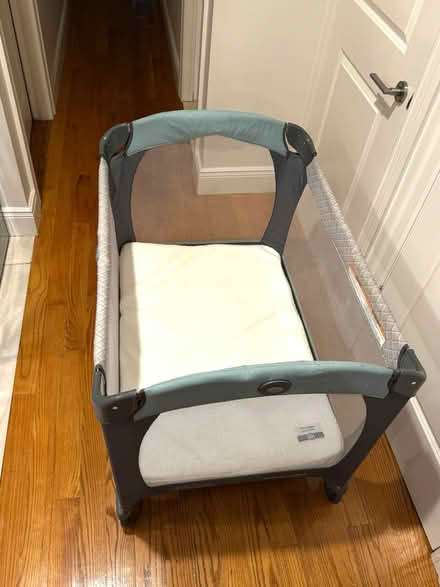 Photo of free Graco Pack n Play (Brooklyn) #2