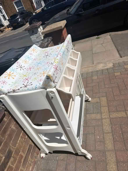 Photo of free nappy changing table and mat (seven kings) #1