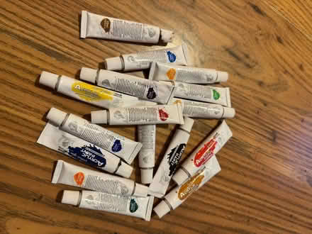 Photo of free Acrylic paints (Hulme M15) #2