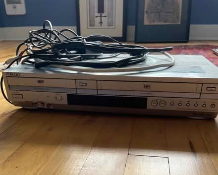 Photo of free VCR/DVD Combo (Portugal Cove) #1