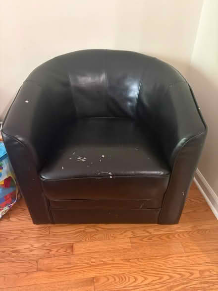 Photo of free Swivel Chairs (Ridgefield) #1