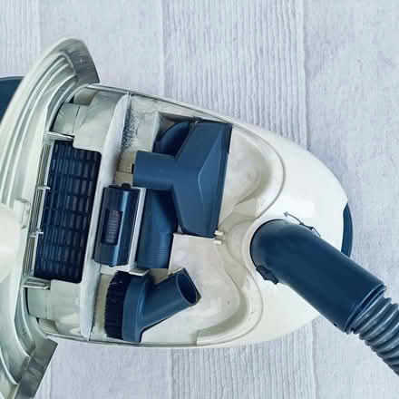 Photo of free Vacuum cleaner (Central HORSHAM RH12) #3