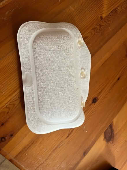 Photo of free Bath pillow (Tattenhall CH3) #1