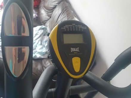 Photo of free Small crossteainer (Wa87rw) #4