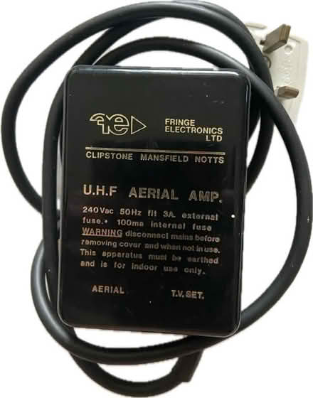 Photo of free UHF aerial amplifier and splitter (Kendal LA9) #1
