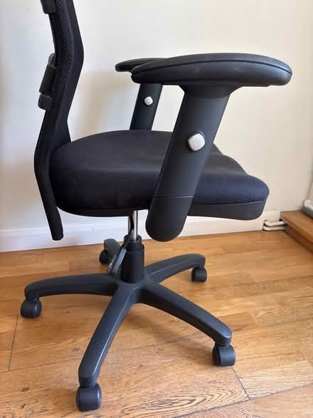 Photo of free Office chair (back mesh + upholstered fabric) (Waverley GU10) #3