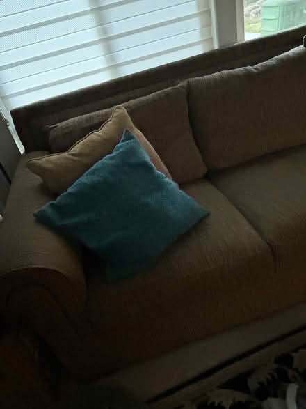 Photo of free couch (Rosemont) #4