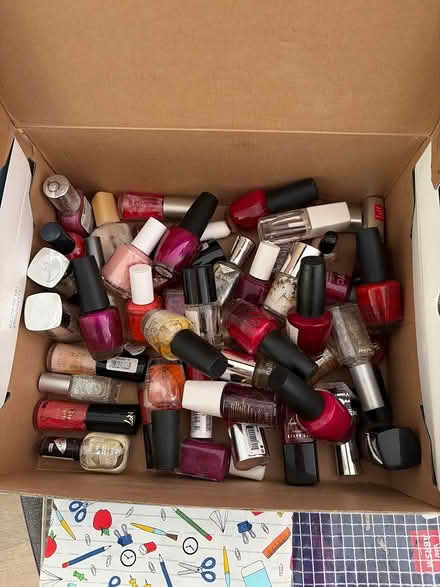 Photo of free Nail varnishes x30+ (SG4 hitchin) #1