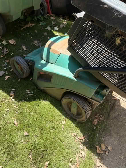 Photo of free Working lawnmower (Claygate KT10) #2