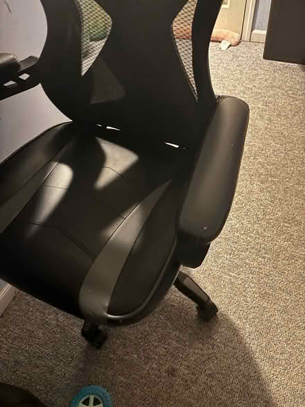 Photo of free Gaming chairs (Merritt road/ whittaker) #1