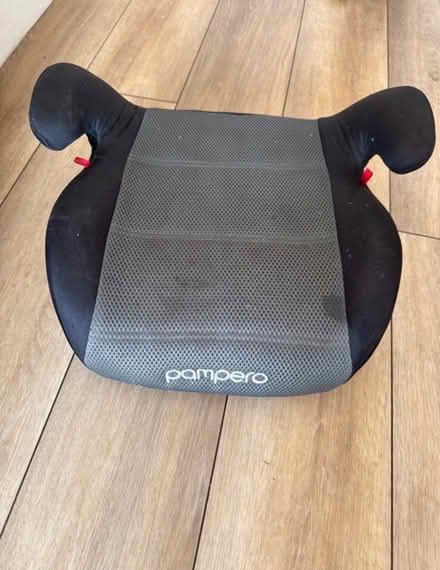 Photo of free Pampero car booster seat (Tyburn B24) #1