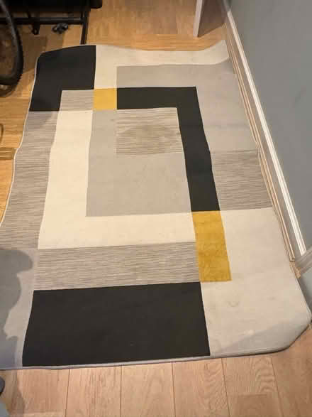 Photo of free Rug (Woodford IG8) #1
