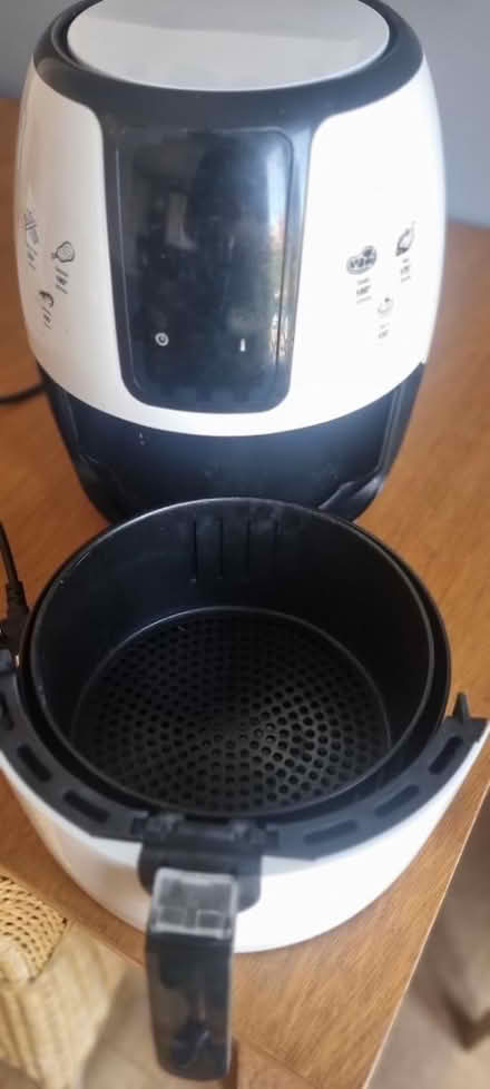 Photo of free Tower Air Fryer (Sovereign Harbour BN23 5TP) #2