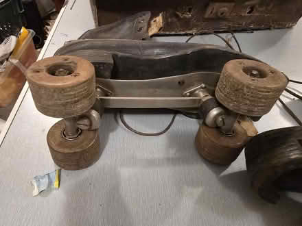 Photo of free Vintage pair of roller skates for display (Phippsville NN1) #4