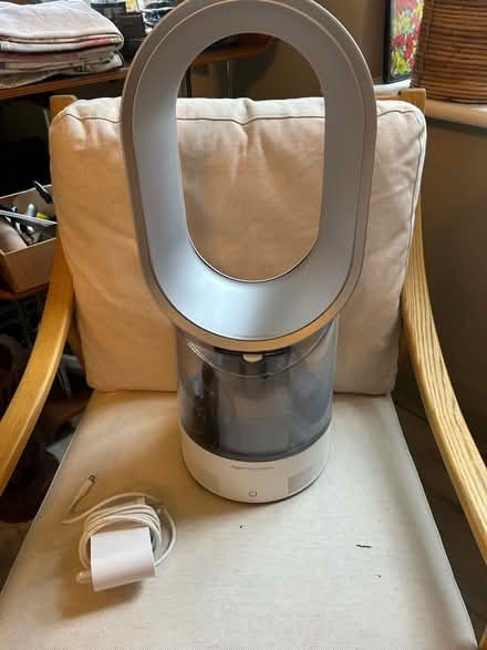 Photo of free Old Dyson Humidifier - needs repairing (Norbiton KT2) #1