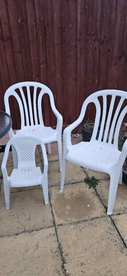 Photo of free Plastic garden chairs (Steventon OX13) #1