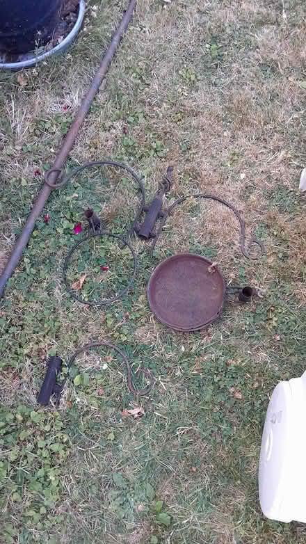 Photo of free Birs feeder (Hayes UB4) #1