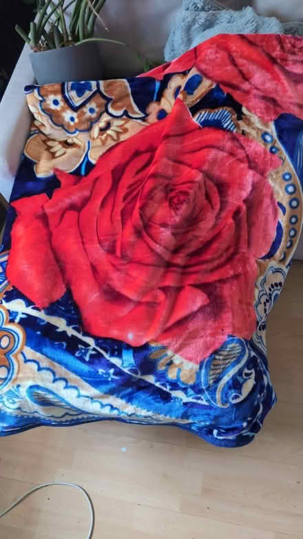 Photo of free Blanket throw soft and heavy (E6 5RN) #1