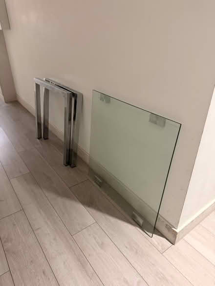 Photo of free Small dining table (Thornton Heath CR7) #3