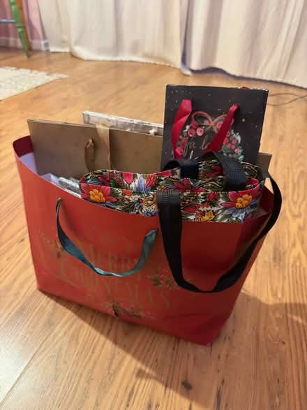 Photo of free Gift bags and wrapping (Hulme M15) #1
