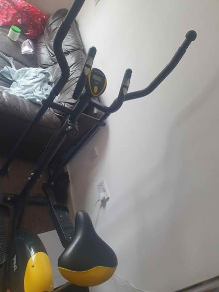 Photo of free Small crossteainer (Wa87rw) #2