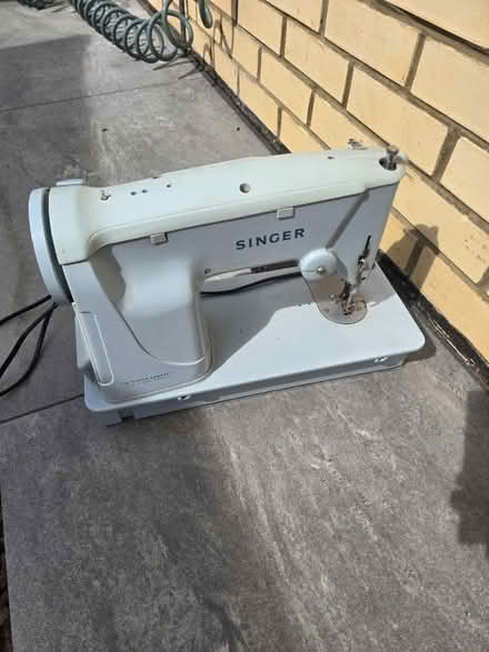 Photo of free Sawing machine SINGER (Stevenage SG2) #3