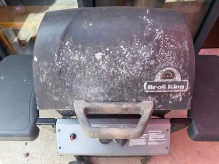 Photo of free Broil King Gas BBQ (RG40 Finchampstead) #2