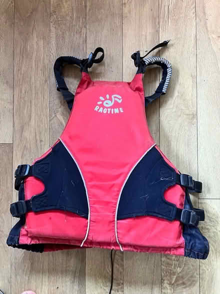 Photo of free Buoyancy Aids (Castle MK40) #4