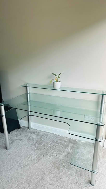 Photo of free Spacious Working Desk (Sk12 2AE) #4