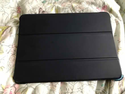Photo of free Ipad case for Air4 navy blue damaged (Totley S17) #1