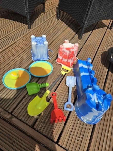 Photo of free Buckets Spade beach Seaside (Bexleyheath DA6) #1
